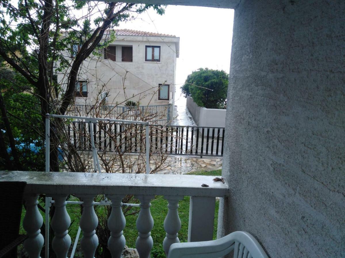 Apartmani Petra Vrsi Exterior photo
